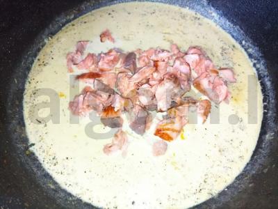 Spagečiai grietinėlės padaže su lašiša ir rukola Žingsnis 2