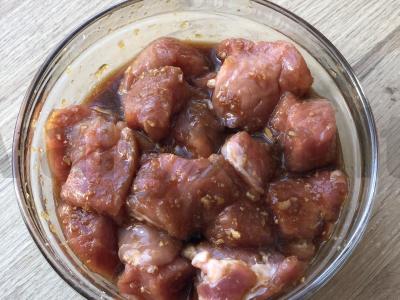 Aštrus mėsa prieskoniuose Žingsnis 2