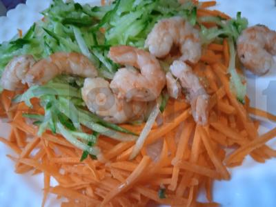 Funchos salotos su grybais, morkomis ir krevetėmis Žingsnis 2