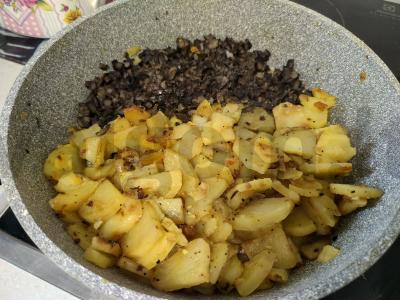 Kepta bulvė su voveraitėmis ir svogūnais Žingsnis 3