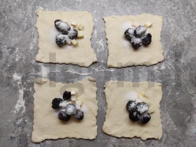 Prancūziški sluoksniuoti pyragėliai su gervuogėmis Žingsnis 1