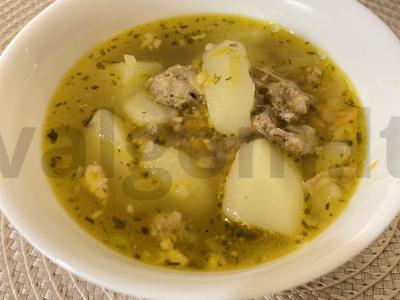 Bulvės su kiaulienos troškiniu pagrindine nuotrauka