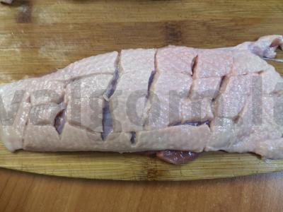 Anties krūtinėlė apelsinų marinate Žingsnis 1