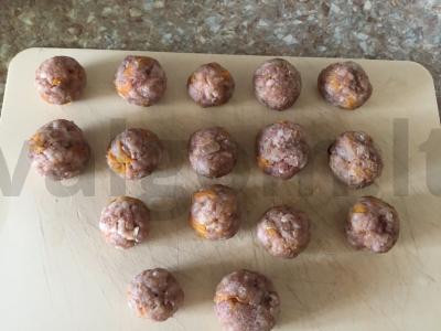 Sūrio sriuba su meatballs Žingsnis 1