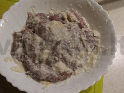 Jautienos kepsniai, kepti su sūriu ir pomidorais Žingsnis 2