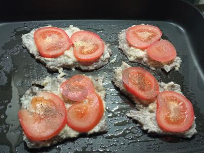 Jautienos kepsniai, kepti su sūriu ir pomidorais Žingsnis 4