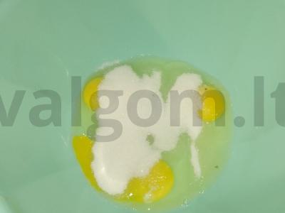 Paprasti keksiukai su kremu Žingsnis 1