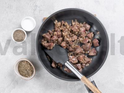 Kalakutienos kepenėlės grietinėje Žingsnis 1