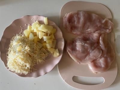 Kepta vištienos krūtinėlė su ananasais ir sūriu Žingsnis 1