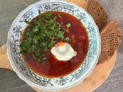 Skani jautienos barščiai pagrindine nuotrauka