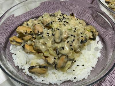 Midijos kokosų piene pagrindine nuotrauka