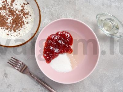 Vegetariški šokoladiniai sausainiai su uogiene Žingsnis 1