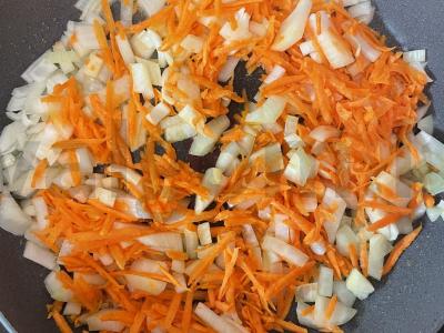 Kalmarai, troškinti grietinėje Žingsnis 2