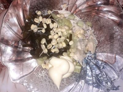 Vištienos, jūros dumblių ir mungo daigų salotos Žingsnis 3