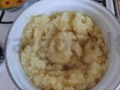 Vegetariška bulvių apkepas Žingsnis 1