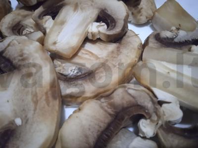 Kepti pievagrybiai su azijietišku padažu Žingsnis 1