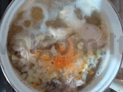 Žirnių sriuba su vištiena, daržovėmis ir prieskoniais Žingsnis 8