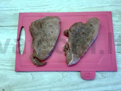 Kalakutienos krūtinėlė po sūriu Žingsnis 1