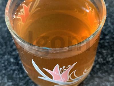 Gėrimas iš moliūgo ir džiovintų obuolių su cinamonu ir erškėtuogėmis pagrindine nuotrauka