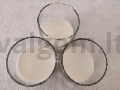 Daugiakampis želė su braškėmis ir grietinėlės kremu Žingsnis 3