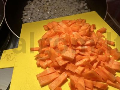 Ryžiai su mėsa ir daržovėmis skubiai Žingsnis 2