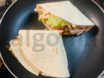 Keksadija su vištiena ir marinuotais svogūnais Žingsnis 5