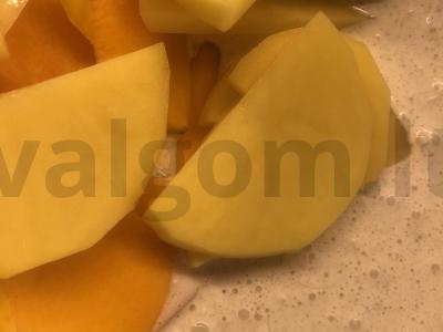 Moliūgų ir bulvių gratinas Žingsnis 1