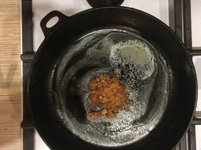 Namų pyragas-apverstas su agrastais Žingsnis 1