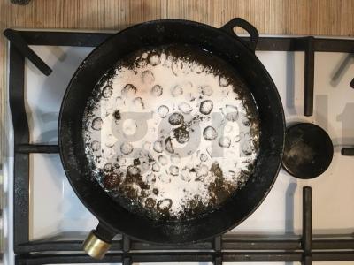 Namų pyragas-apverstas su agrastais Žingsnis 2