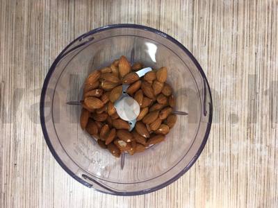 Namų pyragas-apverstas su agrastais Žingsnis 3