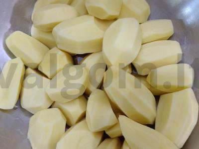 Žirnių sriuba su kiaulienos kaulais Žingsnis 4