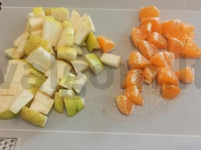 Vaisių salotos su kukurūzų lazdelėmis Žingsnis 1