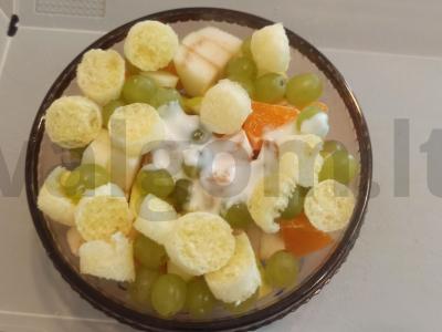 Vaisių salotos su kukurūzų lazdelėmis Žingsnis 3