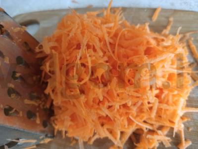 Švelni žuvis su troškintomis daržovėmis Žingsnis 7