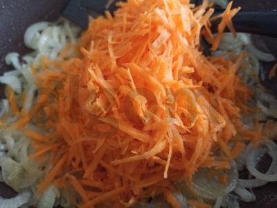 Švelni žuvis su troškintomis daržovėmis Žingsnis 8