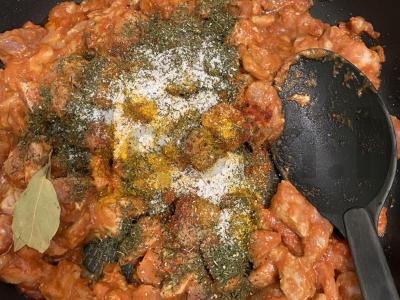 Pomidorų troškinys iš kiaulienos Žingsnis 4