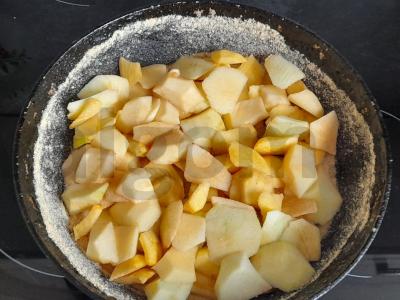 Šokoladinė šarlotė su obuoliais Žingsnis 2