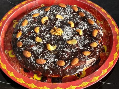 Šokoladinė šarlotė su obuoliais pagrindine nuotrauka