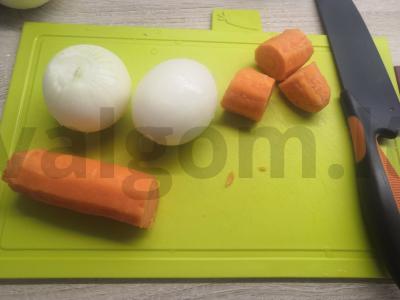 Naminių makaronų sriuba su vištienos kukuliais Žingsnis 1