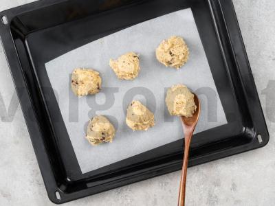 Kepiniai su anakardžiais, šokoladu ir spanguolėmis Žingsnis 2