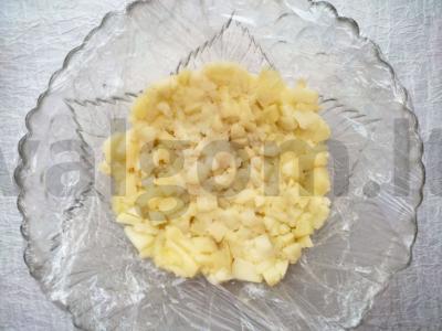 Naujametinis, šventinis salotas su granatu ir vištiena Žingsnis 1