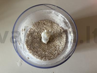 Naudingas avižų blynas su pienu ir varškės-bananų įdaru Žingsnis 2