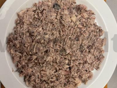 Salotas „Nuotaka“ su sardinėmis ir bulvėmis Žingsnis 1