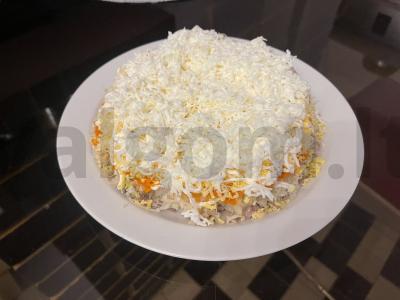 Salotas „Nuotaka“ su sardinėmis ir bulvėmis pagrindine nuotrauka