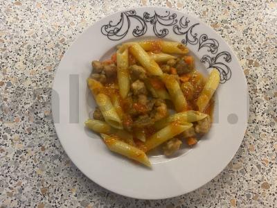 Makaronai su kiauliena ir daržovėmis, kepti orkaitėje pagrindine nuotrauka