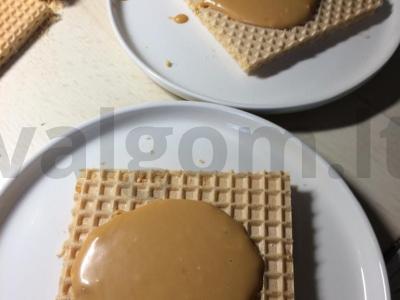 Tortas „Momentinis“ su virintu kondensuotu pienu Žingsnis 3