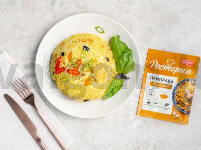 Šventinis plovas su džiovintais vaisiais pagrindine nuotrauka