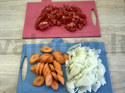 Švelni vištiena pomidorų padaže Žingsnis 2