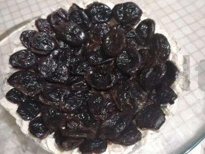 Šventinis salotas su vištiena, džiovintais abrikosais ir vynuogėmis Žingsnis 3