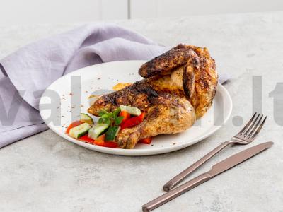 Vištiena tabaka ant grilio pagrindine nuotrauka